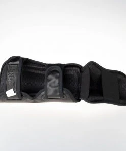 Fighter Shinguards Thai Ergo - Black, FSG-004BB